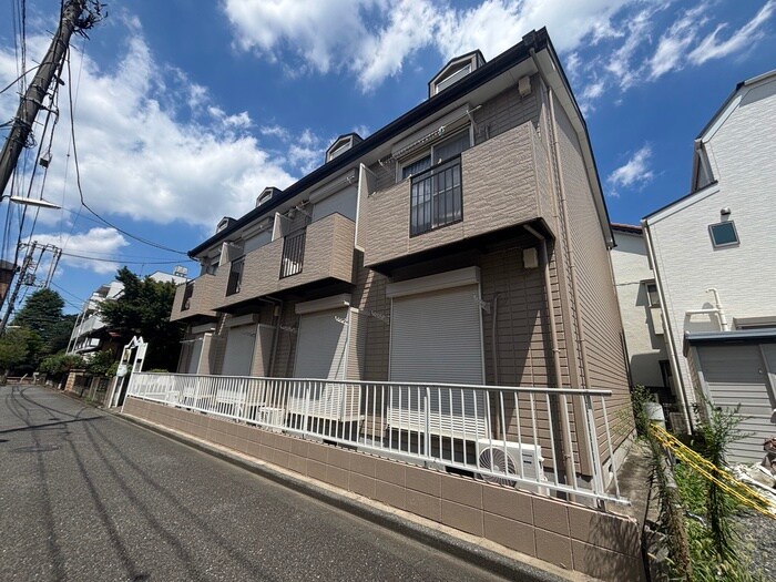 ジュネス大泉の物件外観写真