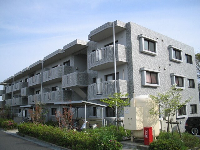 厚木国際飯山レジデンスＣ棟の物件外観写真