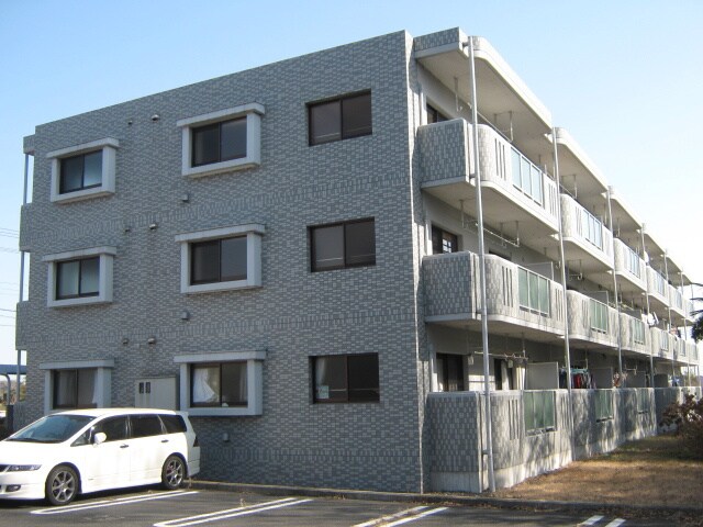 厚木国際飯山レジデンスＣ棟の物件外観写真