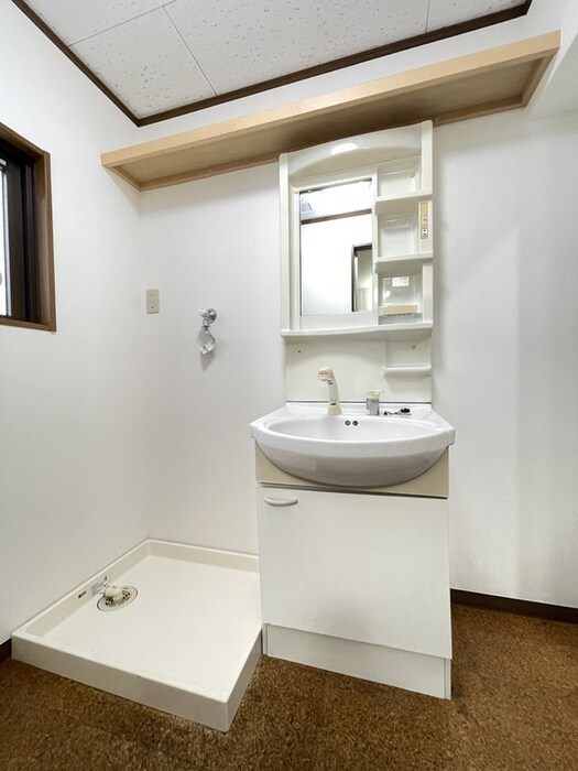 厚木国際飯山レジデンスＣ棟の物件内観写真