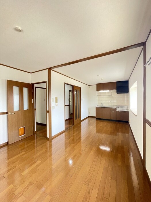 厚木国際飯山レジデンスＣ棟の物件内観写真