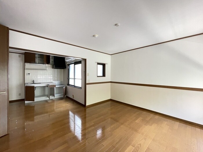 厚木国際飯山レジデンスＣ棟の物件内観写真