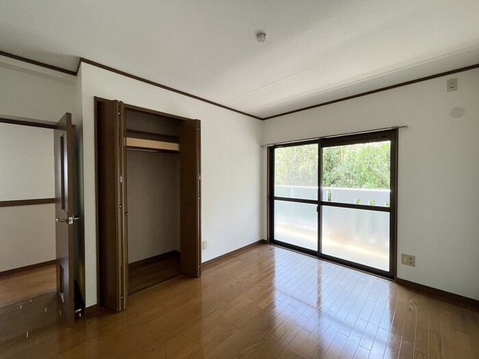 厚木国際飯山レジデンスＣ棟の物件内観写真