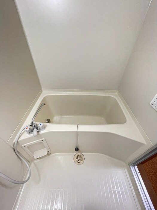 厚木国際飯山レジデンスＣ棟の物件内観写真