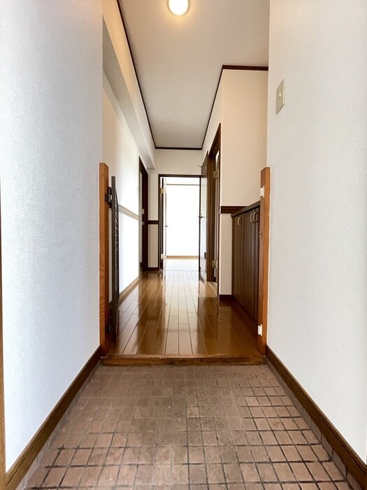 厚木国際飯山レジデンスＣ棟の物件内観写真