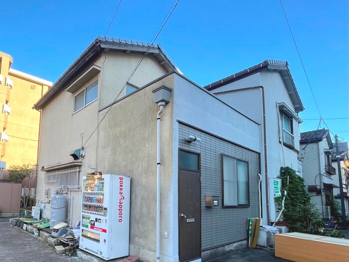 渡辺方貸家の物件外観写真