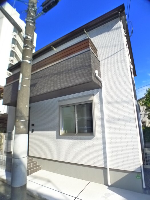 西新井栄町2丁目戸建の物件外観写真