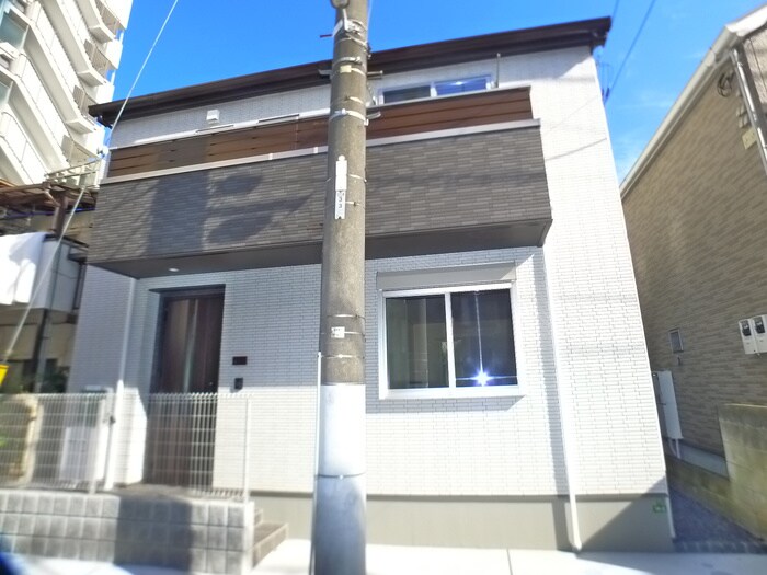 西新井栄町2丁目戸建の物件外観写真