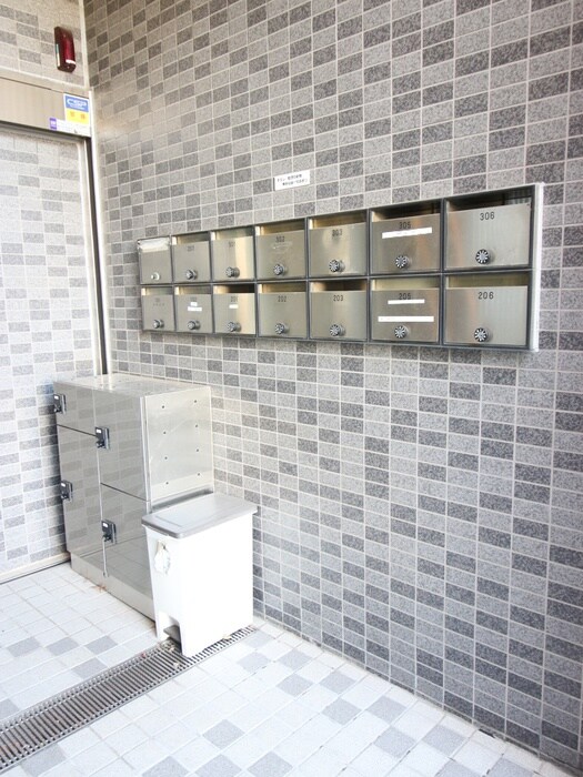 クレストコ－トの物件外観写真