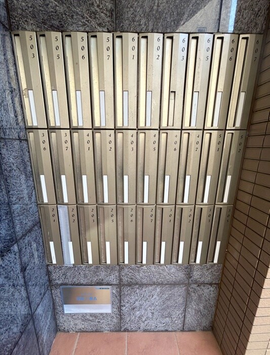 グレイスコ－トの物件外観写真