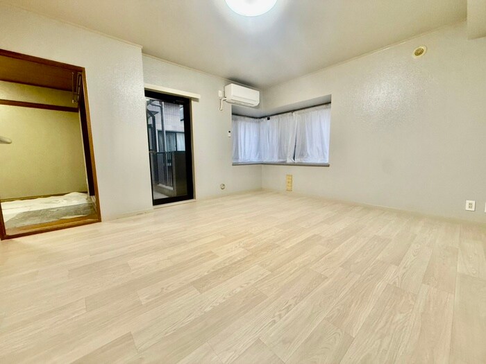 リズ市川平田の物件内観写真