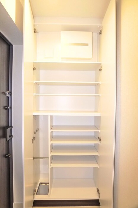 コンフォリア新御徒町の物件内観写真