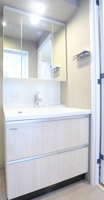 コンフォリア新御徒町の物件内観写真