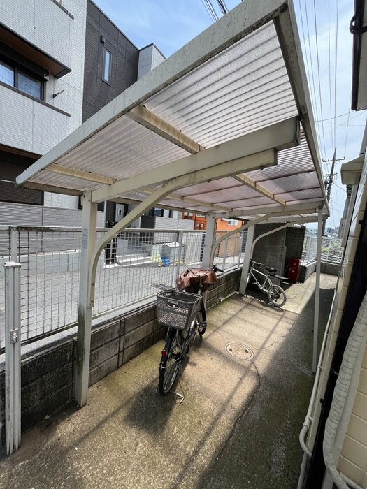 ハックベリ－Ｂ棟の物件外観写真