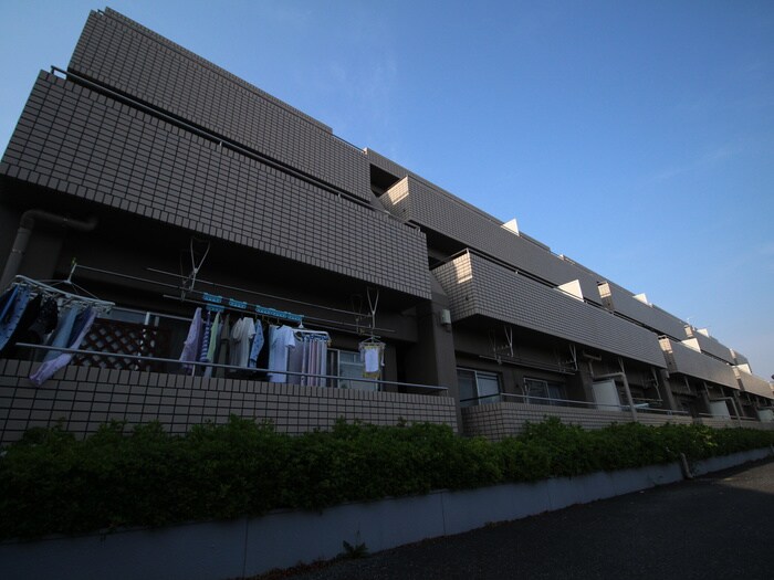 学園パレスの物件外観写真