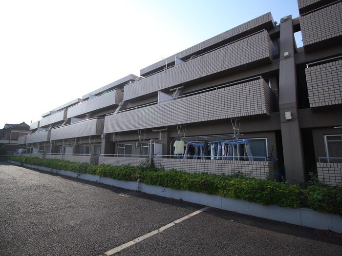 学園パレスの物件外観写真