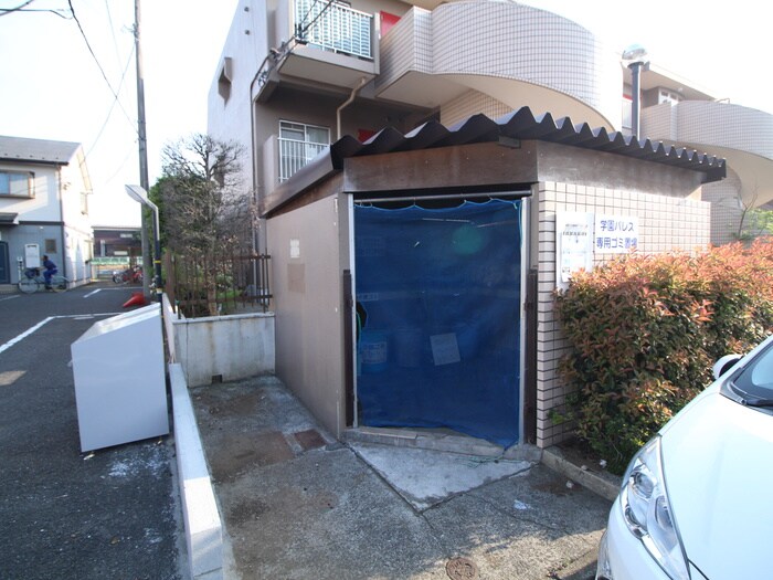 学園パレスの物件外観写真