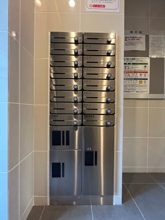 エストウルースプラス三ノ輪の物件外観写真