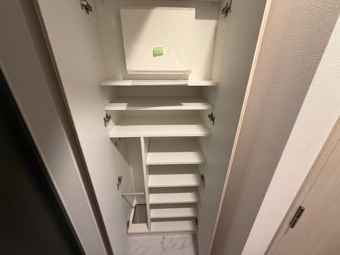 ｺﾝﾌｫﾘｱ・ﾘｳﾞ豊洲ｷｬﾅﾙの物件内観写真