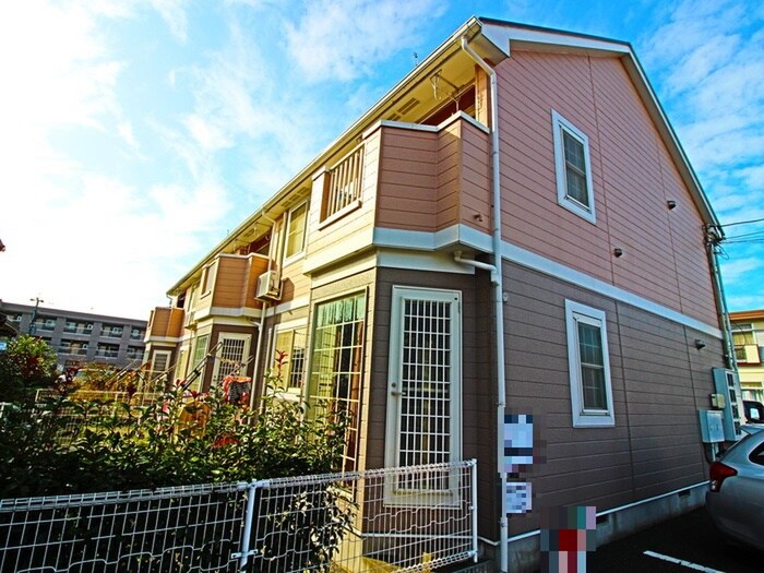 リ－ブ・ロジュマンの物件外観写真