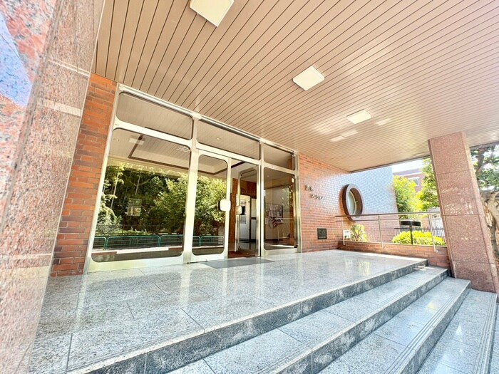 清水マンション　2号棟の物件外観写真