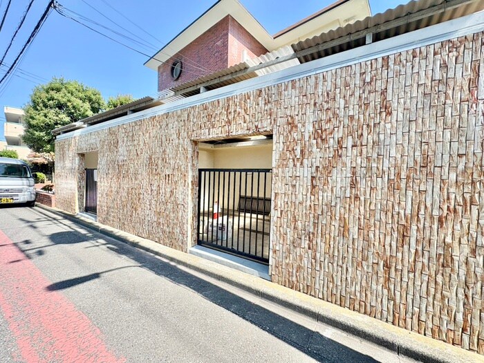 清水マンション　2号棟の物件外観写真