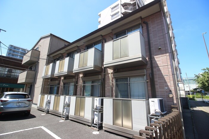 フォト・シャルムの物件外観写真