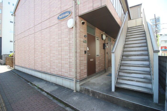 フォト・シャルムの物件外観写真