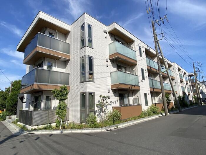 アヴァンス北烏山の物件外観写真