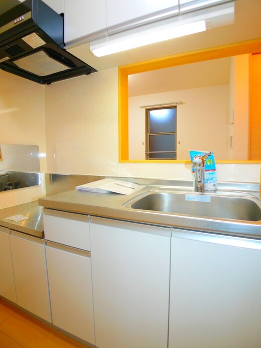 シャンドゥ　フル－ルⅡの物件内観写真