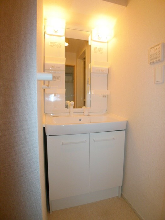 シャンドゥ　フル－ルⅡの物件内観写真