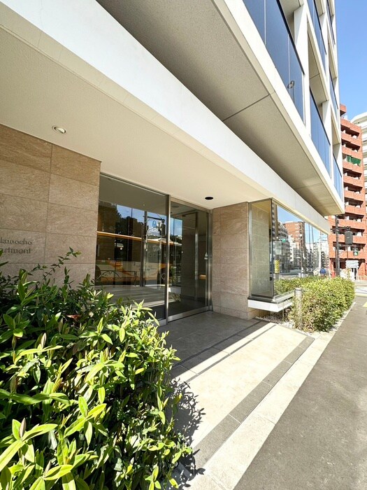 市谷仲之町ﾋﾞｭｰｱﾊﾟｰﾄﾒﾝﾄの物件外観写真