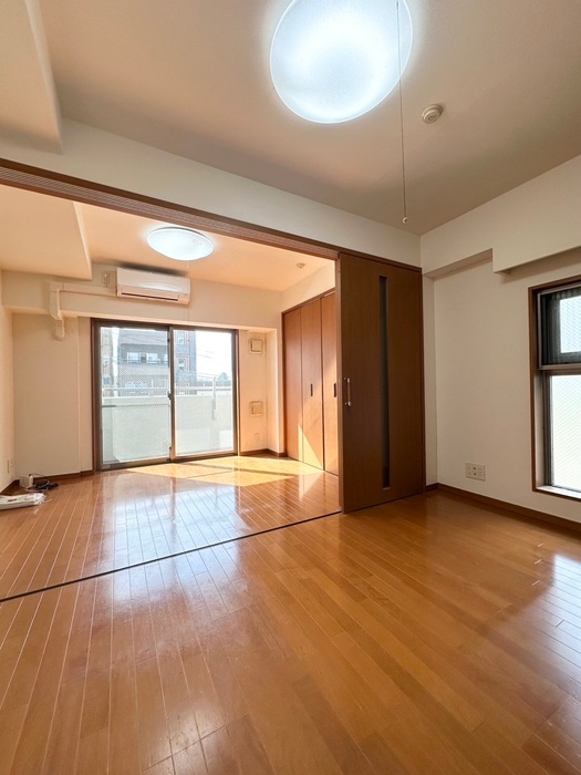 日神ﾃﾞｭｵｽﾃｰｼﾞ新宿外苑東通(301)の物件内観写真