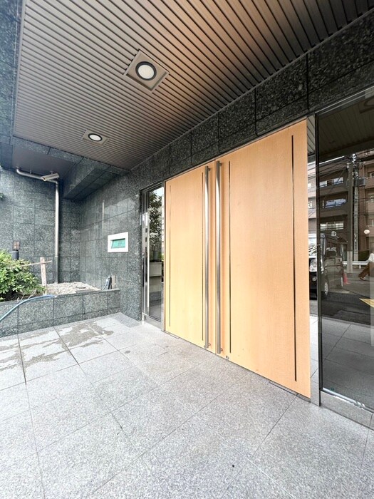 日神ﾃﾞｭｵｽﾃｰｼﾞ新宿外苑東通(301)の物件外観写真