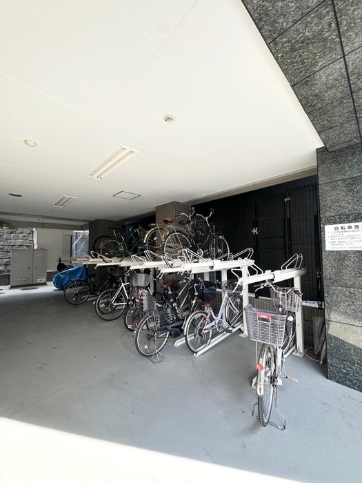 日神ﾃﾞｭｵｽﾃｰｼﾞ新宿外苑東通(301)の物件外観写真