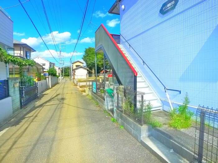 メゾン菊富士Ｂの物件外観写真