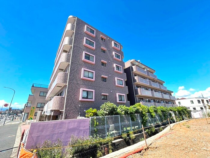 フェリースいずみ中央の物件外観写真