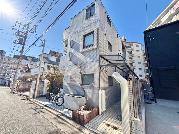 ホワイトパレスの物件外観写真