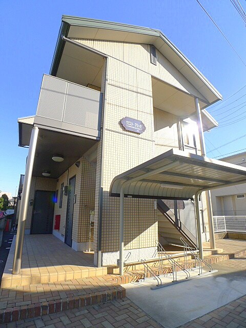 ウエストアリ－ナの物件外観写真