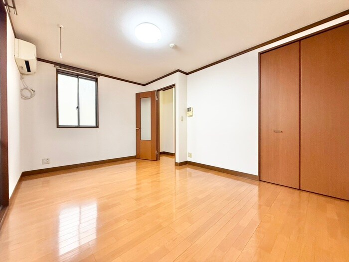 ウエストアリ－ナの物件内観写真