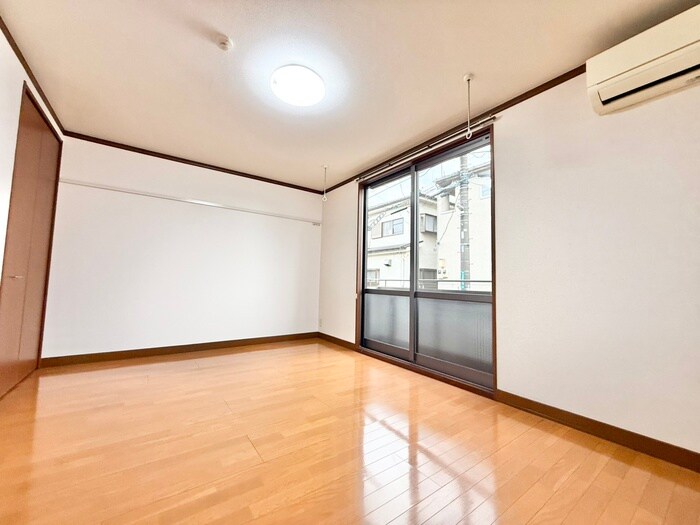 ウエストアリ－ナの物件内観写真