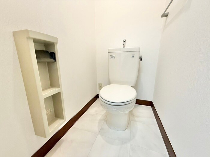 ウエストアリ－ナの物件内観写真