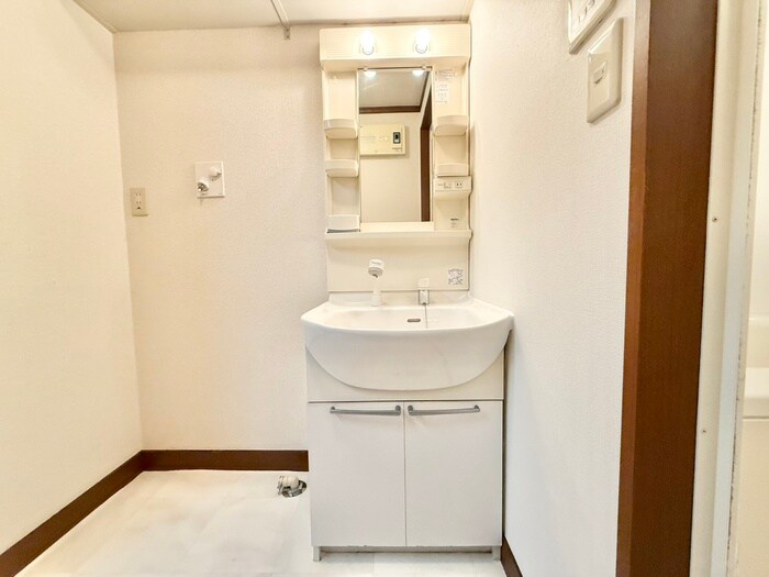 ウエストアリ－ナの物件内観写真