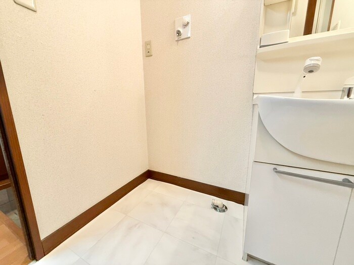 ウエストアリ－ナの物件内観写真