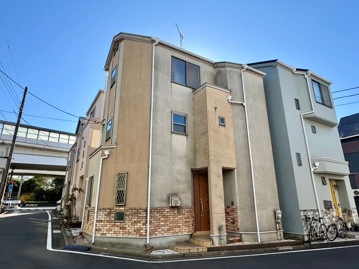 朝日町戸建の物件外観写真