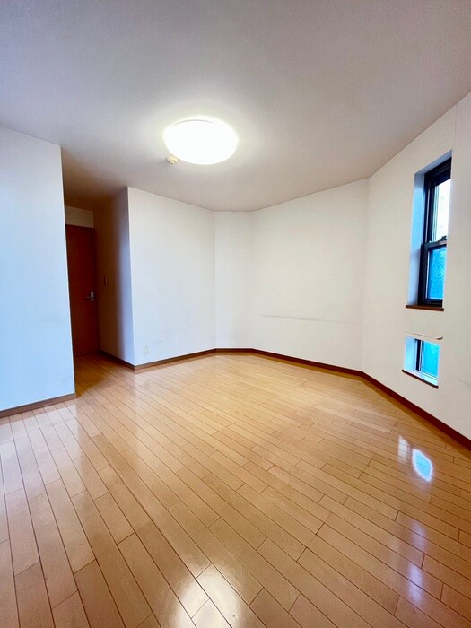 朝日町戸建の物件内観写真