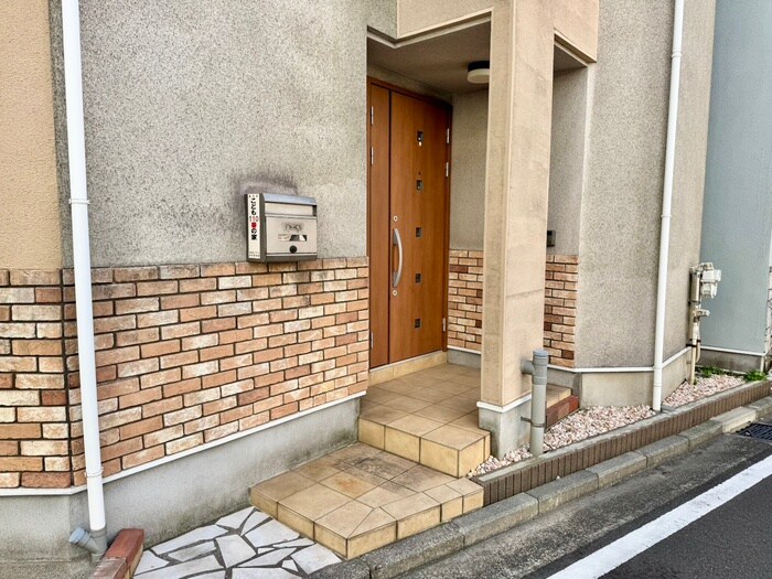 朝日町戸建の物件外観写真