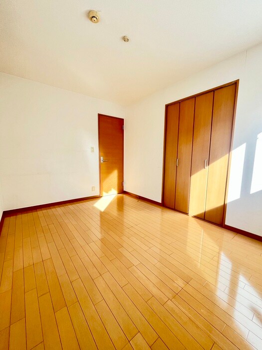 朝日町戸建の物件内観写真