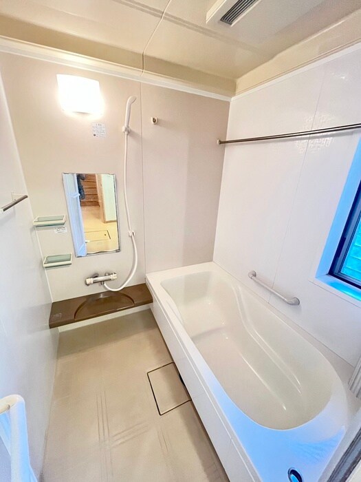 朝日町戸建の物件内観写真