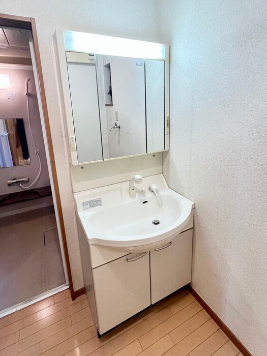 朝日町戸建の物件内観写真